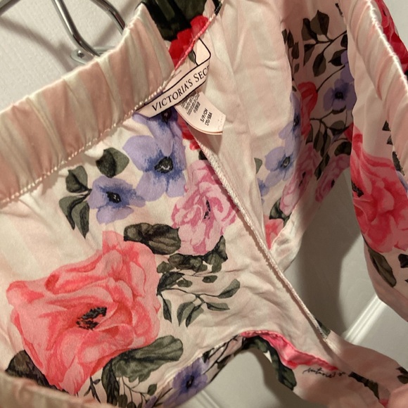 Victoria’s Secret Floral Vine Stripe Satin Sleep Shorts - Picture 12 of 15